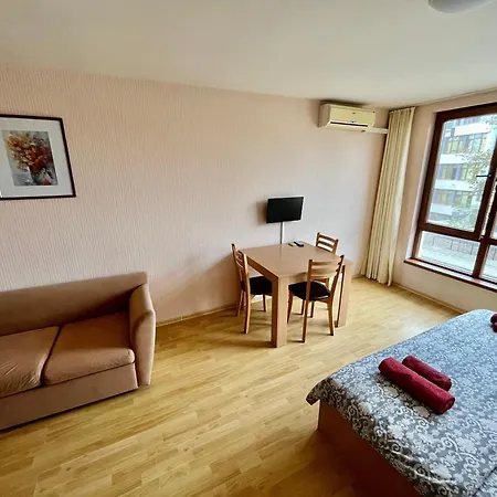 Апартаменти Vadim In Panorama Vigo Несебир