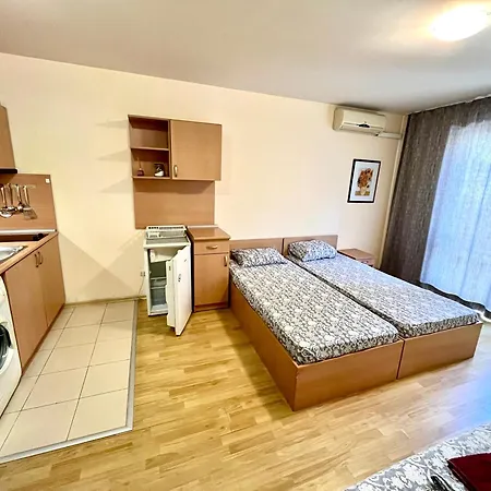 Vadim In Panorama Vigo Νεσέμπαρ