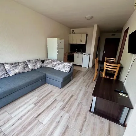 Vadim In Panorama Vigo Νεσέμπαρ